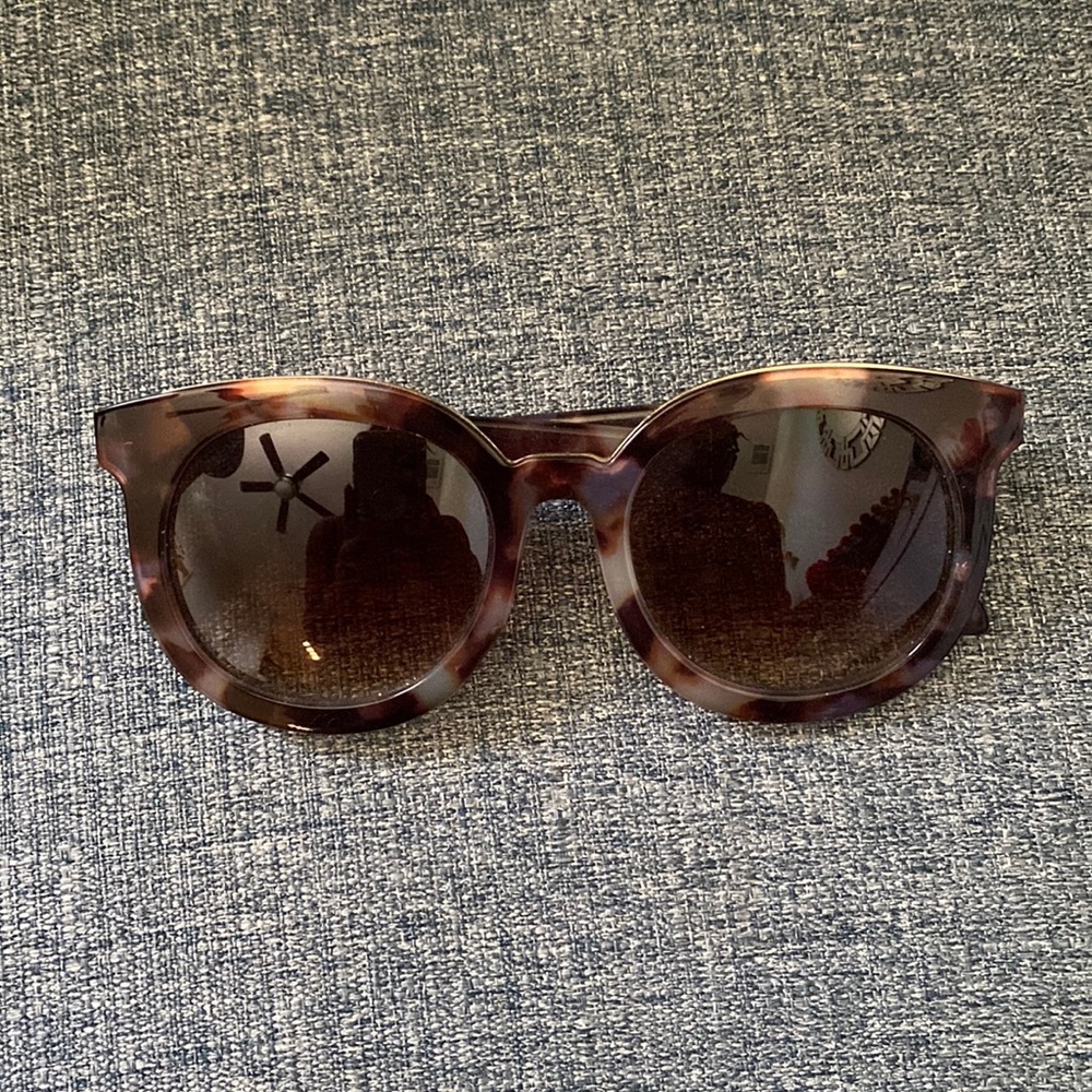 Versona Tortoise sunglasses w/ gold hardware